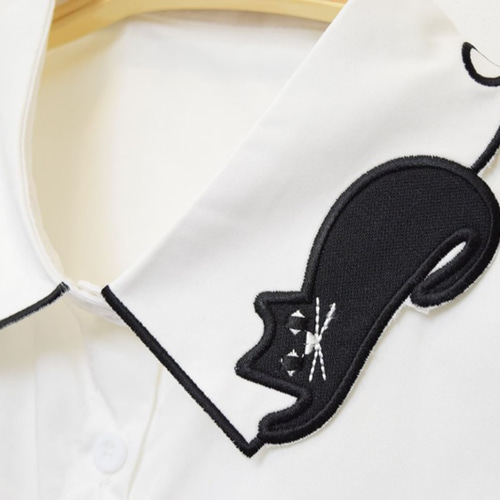 ヴィンテージ　毛糸ねこちゃんプランター　♡ 送料無料）毛糸遊びの黒猫ちゃん刺繍のコットン付け襟【No.0193