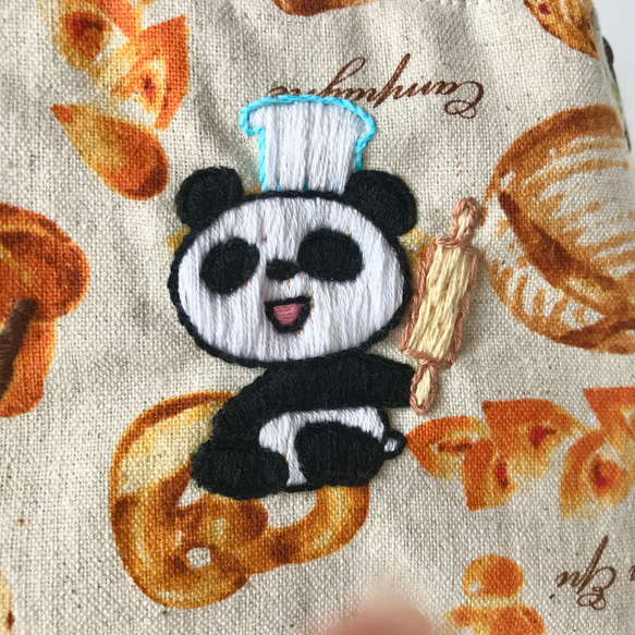 ♡かわいいパンダのパン屋さん♡オリジナル手刺しゅうのワイヤーポーチと巾着２個セット 4枚目の画像