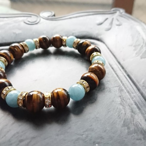 エキゾチックな組み合わせアクアマリンとタイガーアイの天然石