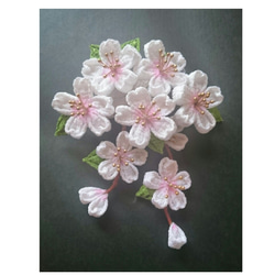 つまみ細工〜桜の髪飾り〜 1枚目の画像