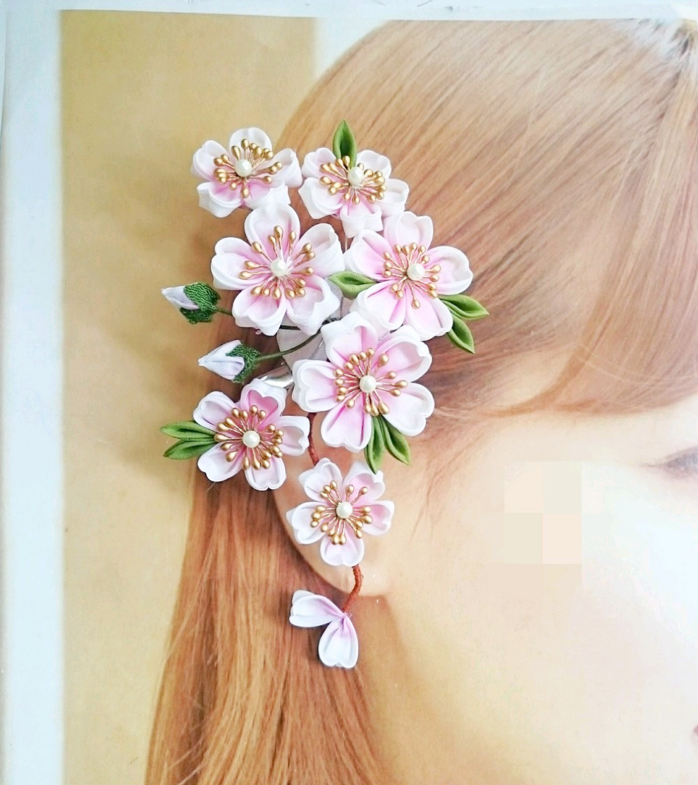 つまみ細工の髪飾り 小梅のヘアクリップ 山桜色 山桜色 つまみ細工の髪飾り 小梅のヘアクリップ
