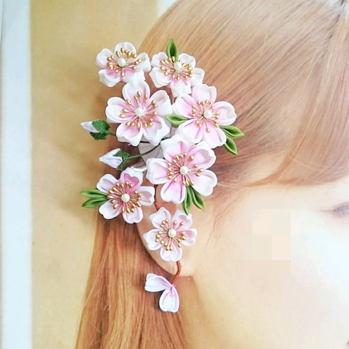 つまみ細工〜満開の桜 髪飾り ヘアクリップ〜 ヘアクリップ・バナナ