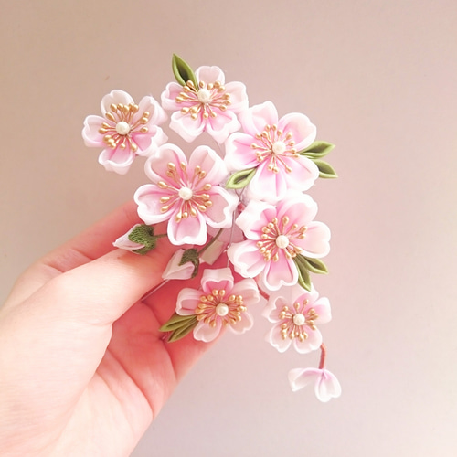 つまみ細工〜満開の桜 髪飾り ヘアクリップ〜 ヘアクリップ