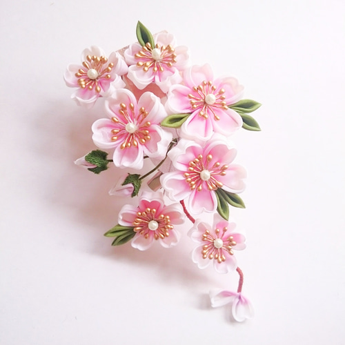 つまみ細工〜満開の桜 髪飾り ヘアクリップ〜 ヘアクリップ