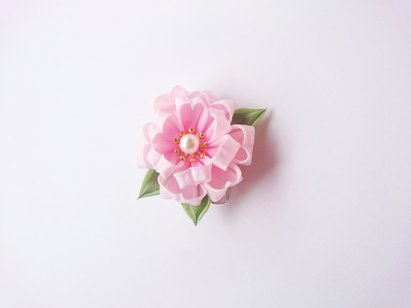 つまみ細工〜八重桜のコサージュ ヘアクリップ〜 2枚目の画像