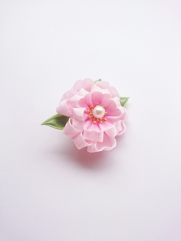 つまみ細工〜八重桜のコサージュ ヘアクリップ〜 3枚目の画像