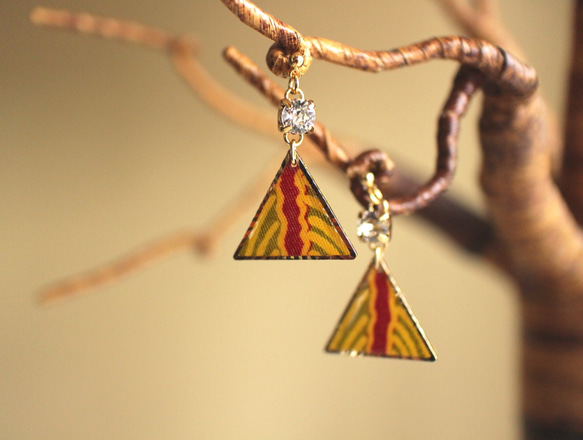 さんかくアフリカ布ピアス/african print triangle earring (ap21) 2枚目の画像