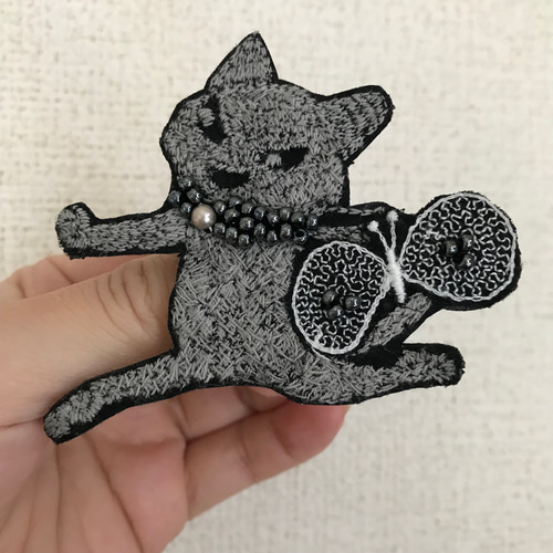 pjc*クロッチくんとちょうちょのブローチ ブローチ chaki 通販  