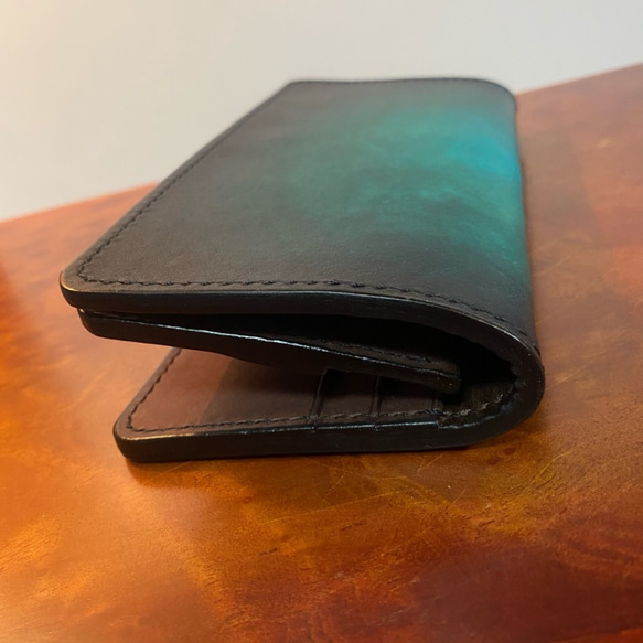 革の手染め- 二つ折り長財布 / グリーン（緑+青） 7枚目の画像