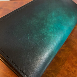 革の手染め- 二つ折り長財布 / グリーン（緑+青） 3枚目の画像