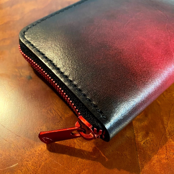 赤い金属ファスナーの半財布 / ワイン（赤+茶） 3枚目の画像