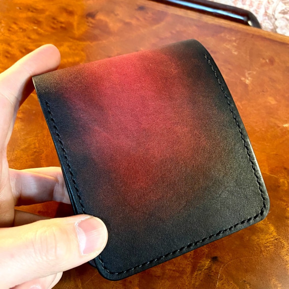 革の手染め- 二つ折り財布 / ワイン（赤+茶） 4枚目の画像