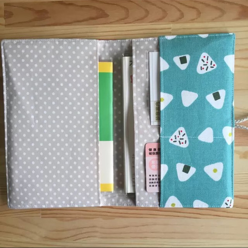 再販10】母子手帳・お薬手帳ケース(おにぎり・緑色) 雑貨