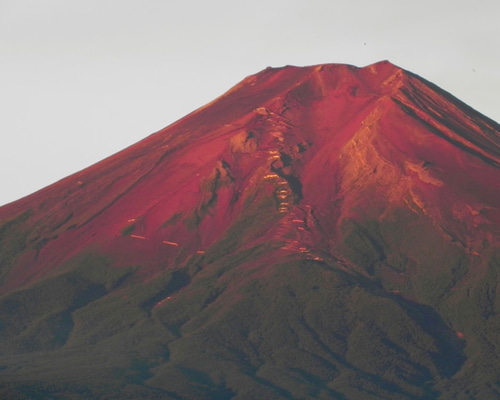 世界遺産・富士山の「赤富士」 縁起が良い赤富士写真を撮影するための条件や撮影場所を詳しく