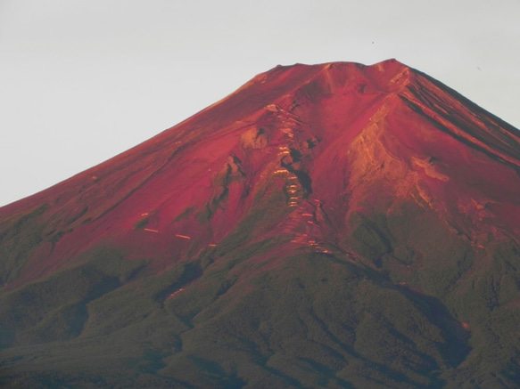 世界遺産・富士山の「赤富士」