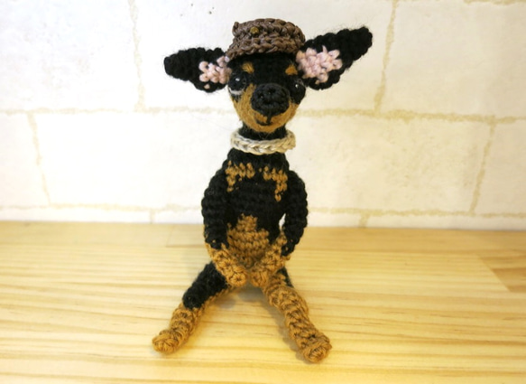 ミニチュアピンシャー（ブラックタン）あみぐるみキーホルダー