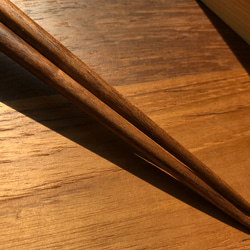天然實木通用筷子 #圓箸/胡桃木_生漆塗裝 第3張的照片