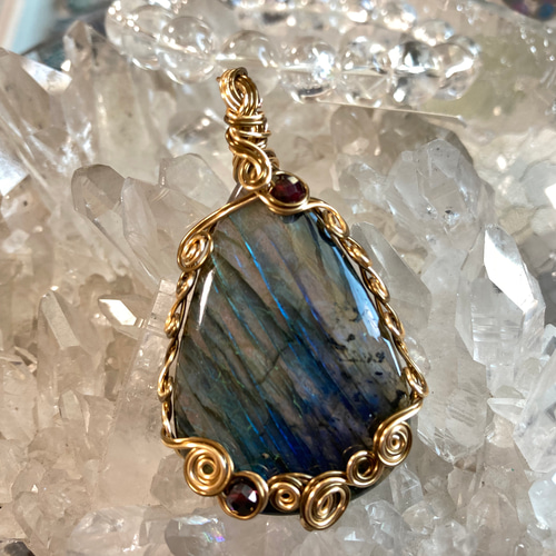 ラブラドライト【ライトブルー～ブルー】ワイヤーラッピング