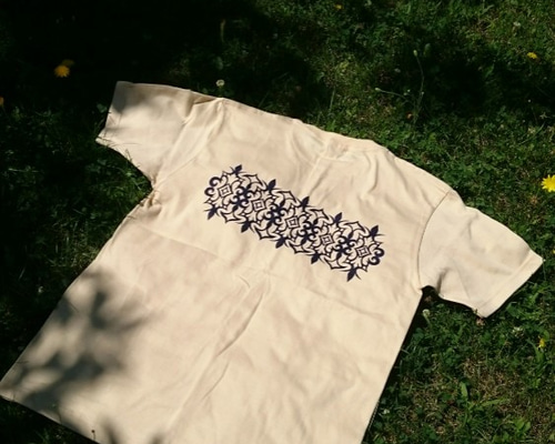 紺系 LL　アイヌ文様　モレウ柄　半袖Tシャツ　綿100％　立体プリント　日本製 ☆アイヌ文様 ネイビー 立体プリント 半袖 Tシャツ Mサイズ