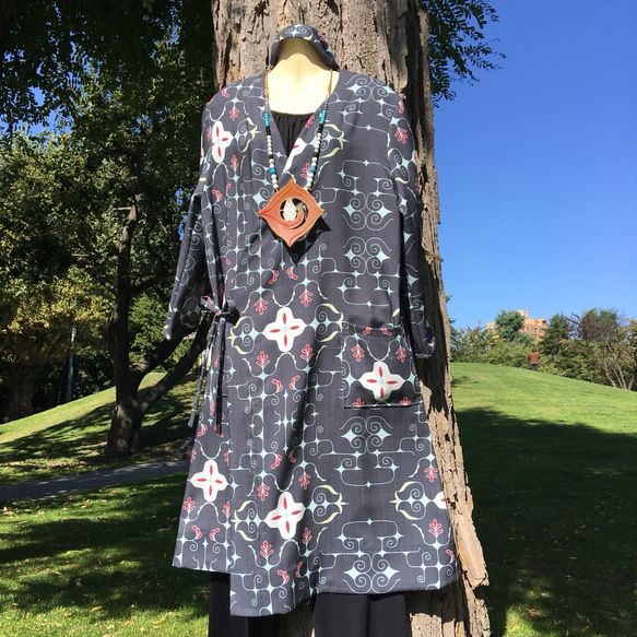 民族衣装のような つなげる 手刺繍のワンピース&￼羽織り物