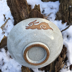 【再販】 アイヌうさぎの翔ける大鉢 オフホワイト  陶器 5枚目の画像