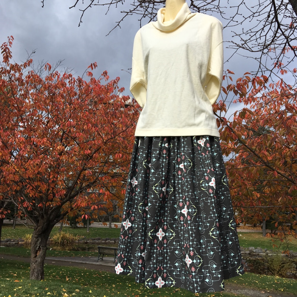 アイヌ チヂリ刺繍柄 コットン ギャザースカート オリジナルテキスタイル ブラック 8枚目の画像