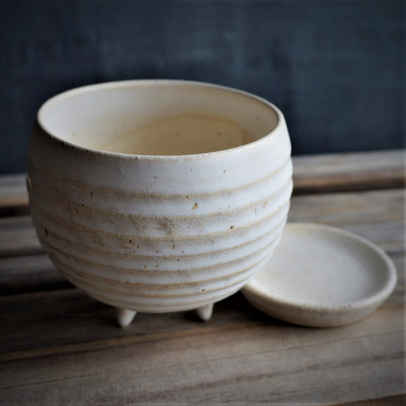 【陶器】白い脚付き植木鉢　⑤　送料無料 5枚目の画像