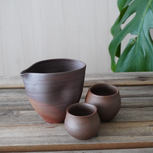 お酒の美味しくなる備前土の焼締めの酒器セット（片口・お猪口2コ 