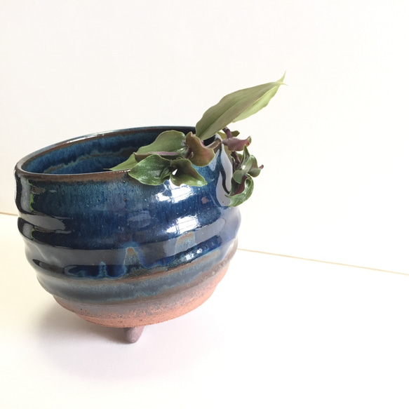 【陶器】青いなまこ釉薬の脚付き植木鉢カバー　送料無料 1枚目の画像