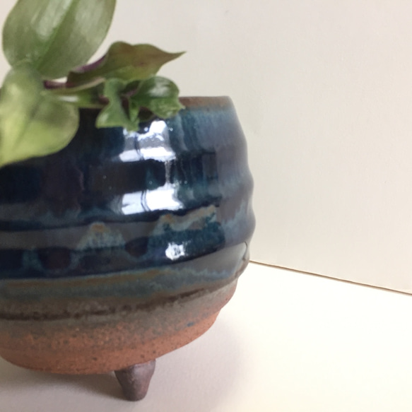 【陶器】青いなまこ釉薬の脚付き植木鉢カバー　送料無料 3枚目の画像
