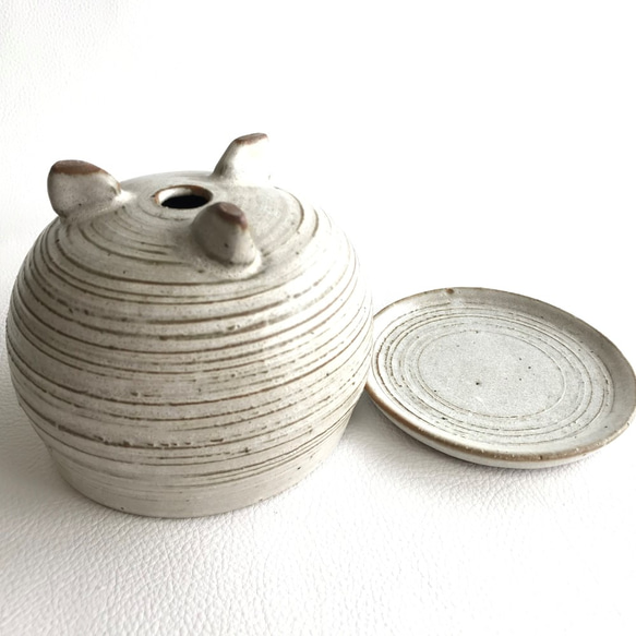 【陶器】白いオーバルの植木鉢 4枚目の画像