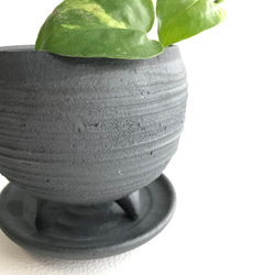 【陶器】黒いマットな植木鉢　送料無料 2枚目の画像