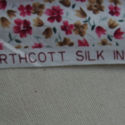 ♪コットン素材♪可愛い小花ピンクとベージュ柄生地♪Northcott silkNo:216 8枚目の画像
