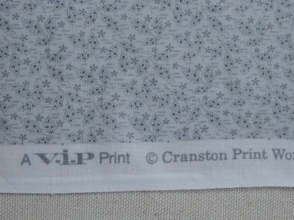 ♪コットン素材♪グレーの花々柄生地♪cranston printNo:323 1枚目の画像