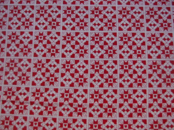 ♪コットン素材♪赤と白のパッチワーク柄♪fabric TraditiomsNo:183 4枚目の画像