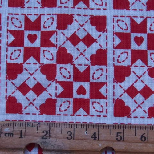 ♪コットン素材♪赤と白のパッチワーク柄♪fabric TraditiomsNo:183