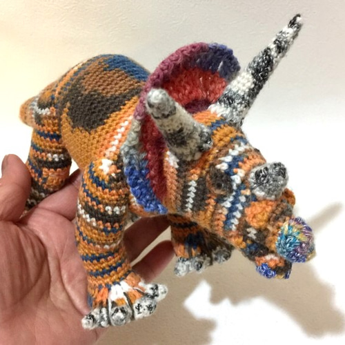 あみぐるみトリケラトプス あみぐるみ amikomi425 通販 5656612