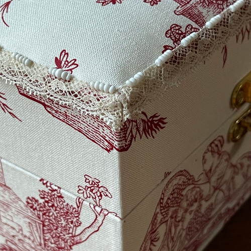フランスアンティーク　カルトナージュ　赤/裁縫箱　布箱　紙箱　手芸 フランスアンティーク 布箱 カルトナージュと裁縫のセット
