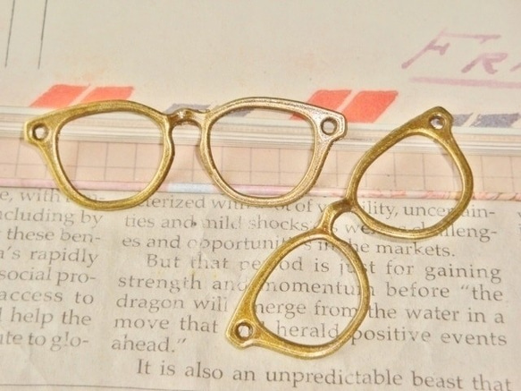 メガネ 7個入り　真鍮古美 [CR-28364] 2枚目の画像
