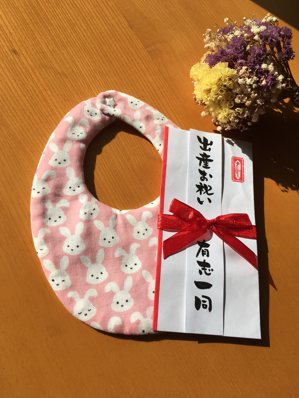 うさぎスタイ付きお祝い封筒　短冊名入れ対応　出産祝いや誕生祝いに！ 2枚目の画像