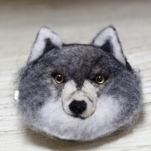 狼 羊毛フェルトブローチ バックチャーム オオカミ 羊毛フェルト