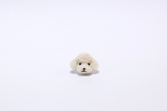 プードル　ピンブローチ　白プードル　(カラー1) 1枚目の画像
