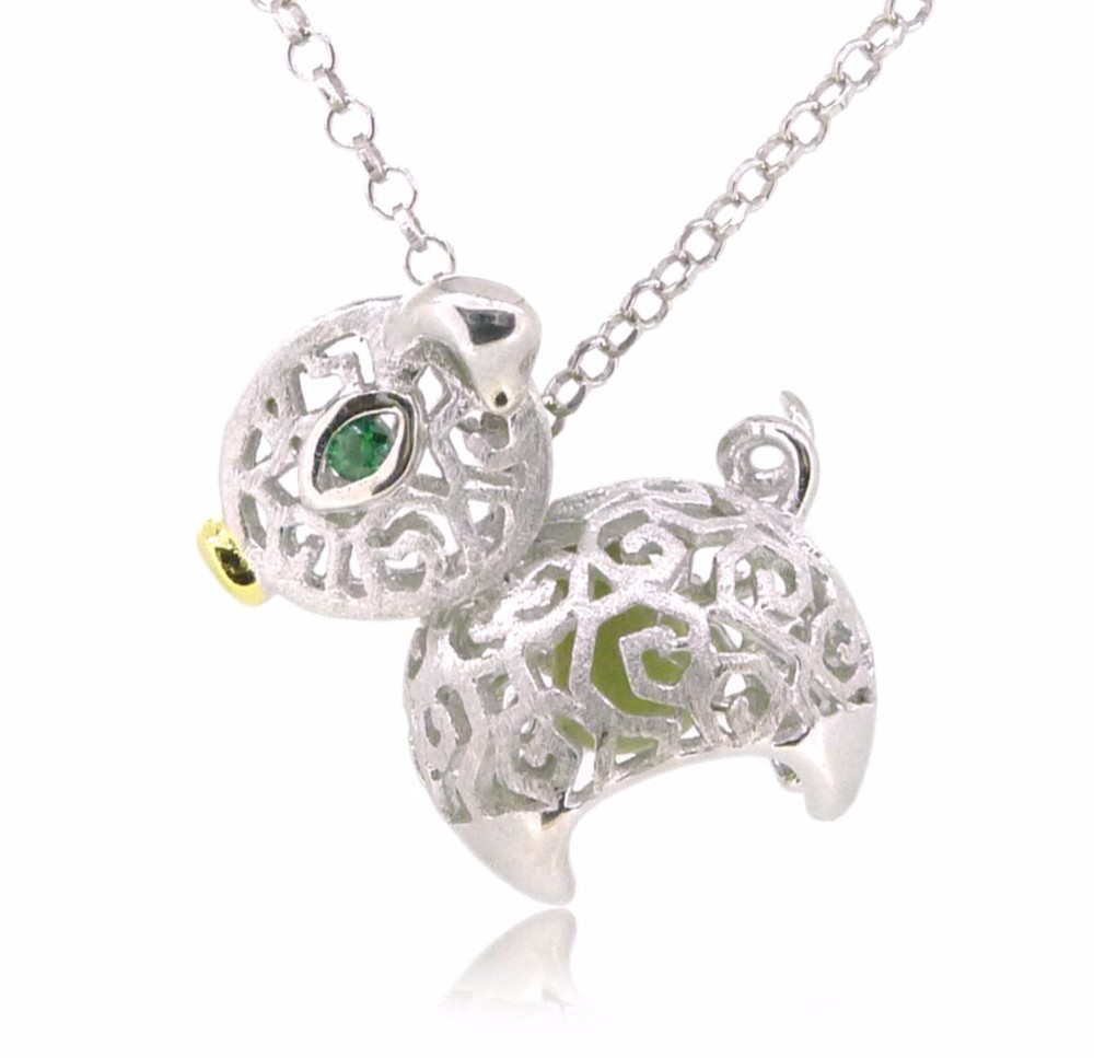 18「スターリングシルバーのネックレスとHK095〜925の純銀製のランタン形状豚ペンダント