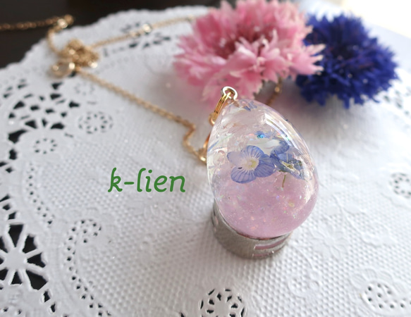 オオイヌノフグリと桜の花びらのたまご型ネックレス 5枚目の画像