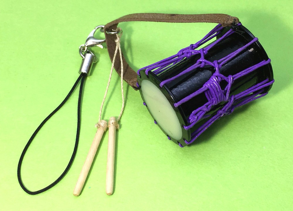 川田太鼓　2尺平太鼓　青色担ぎストラップ付き　※お値下げしました。 川田太鼓 2尺平太鼓 青色担ぎストラップ付き ※お値下げしました