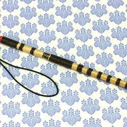 名入れ 神楽笛（総巻篠笛）型ストラップ九十【受注製作】 2枚目の画像