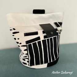 〈一点もの〉〝piano tote〟White/Black 2枚目の画像