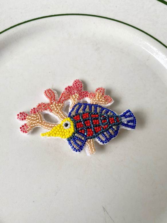 【送料無料】【ブローチ】サンゴと魚と 3枚目の画像