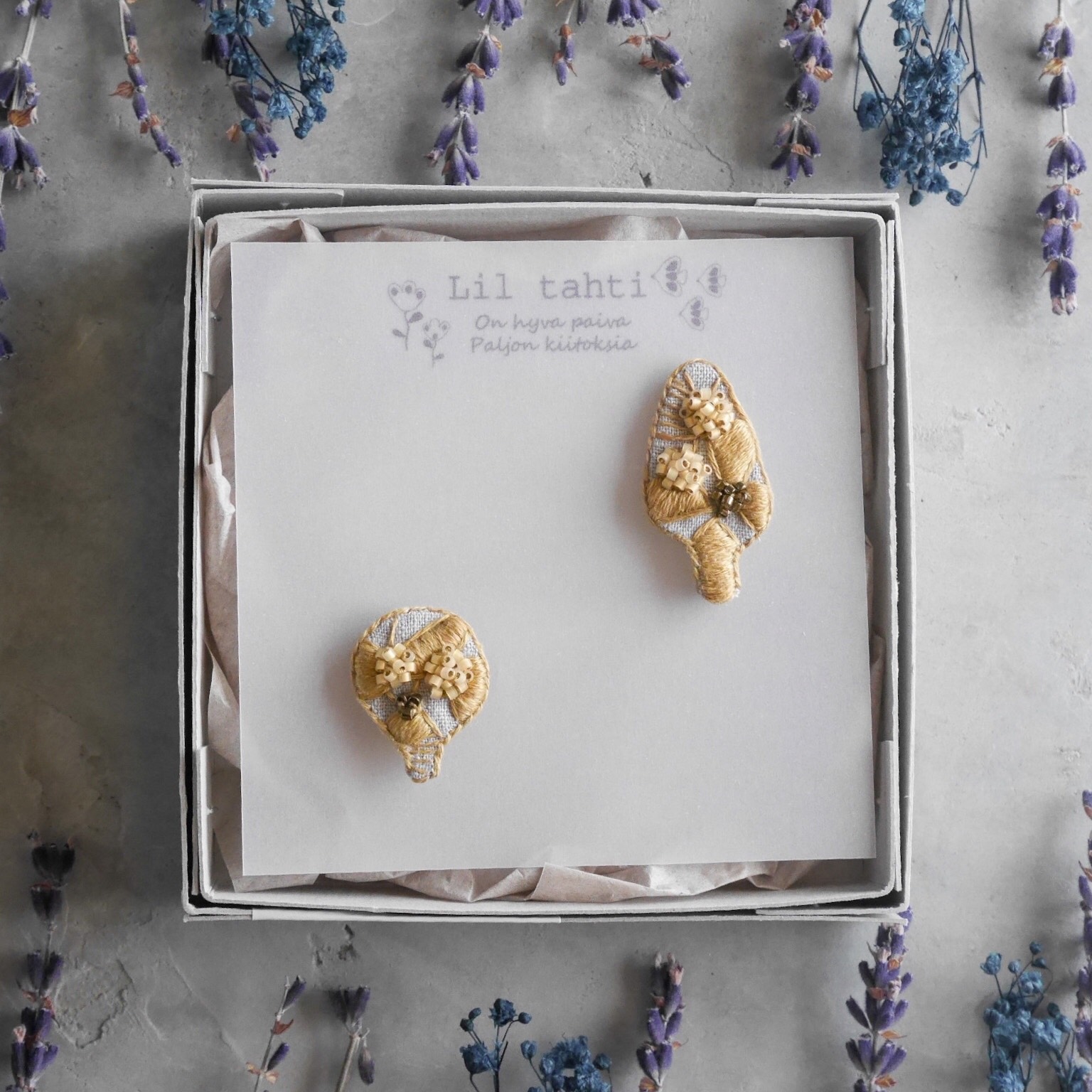 linen minori刺繍ピンブローチ２点セット(マスタード)【受注制作】