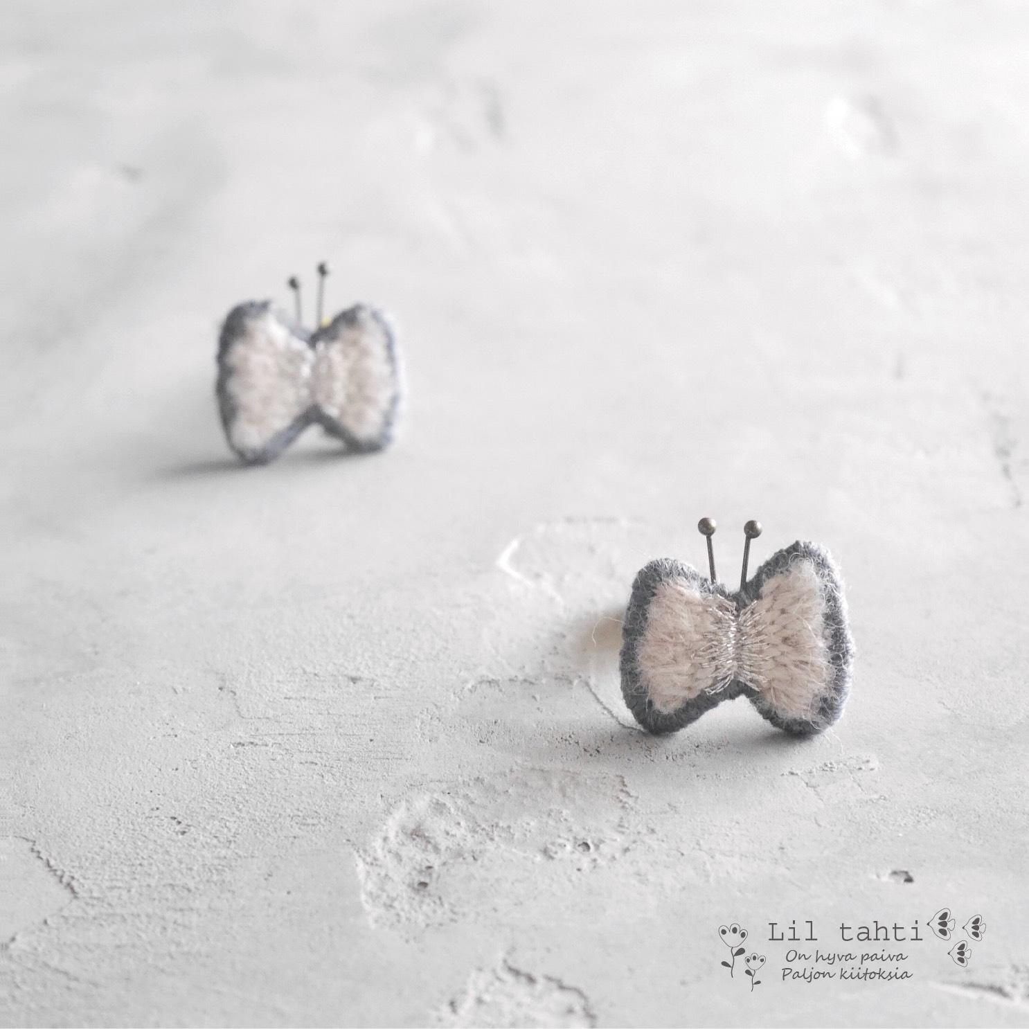 choucho刺繍ピアス/イヤリング(ひだまり)【受注制作】